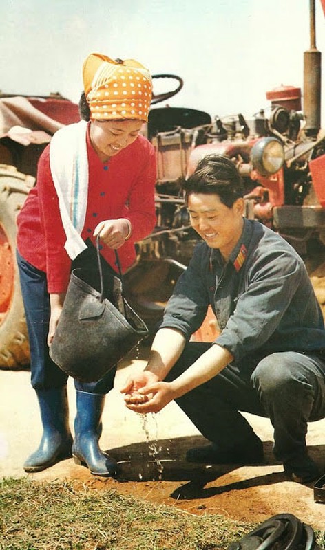 Ngam nhan sac phu nu Trieu Tien cuoi thap nien 1970-Hinh-10